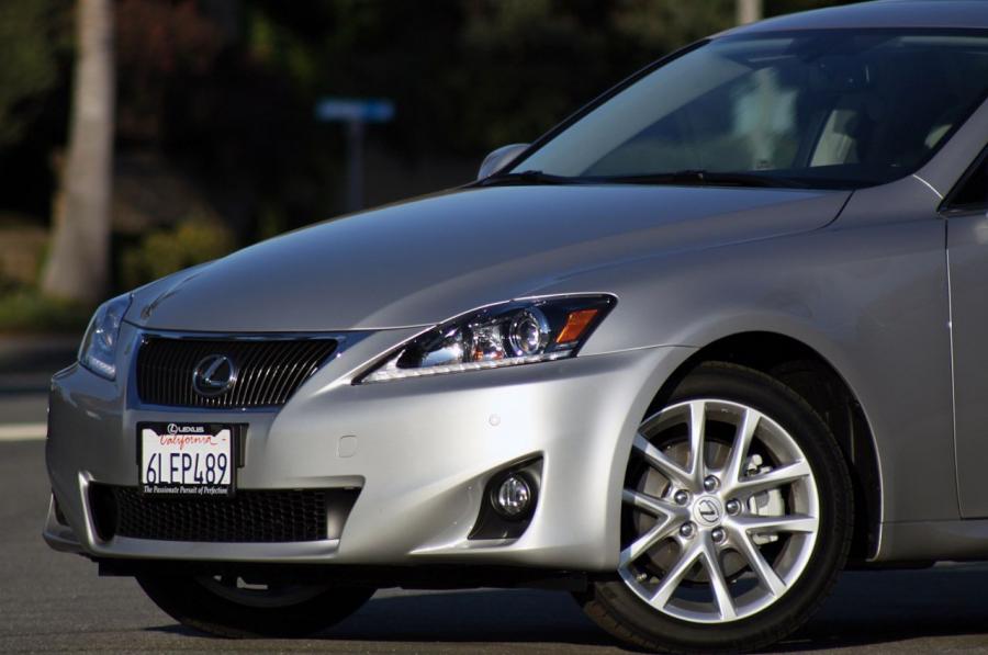  Lexus IS250 AWD 2011 года  (фото 4 из 43)